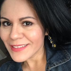 Meet your Posher, Ivonne